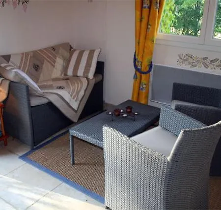 Couette-café La Maison Jaune