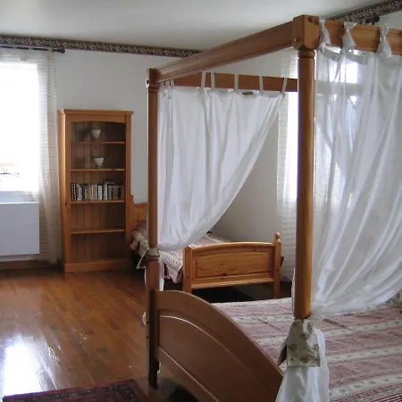 Couette-café La Maison Jaune