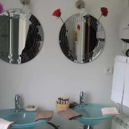 La Maison Jaune Couette-café 3*