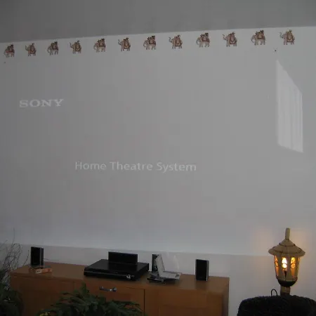 Couette-café La Maison Jaune 3*